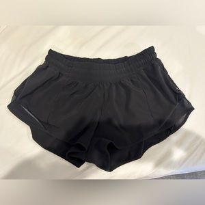 Lululemon Hotty Hot Low-Rise Lined Shorts 2.5”